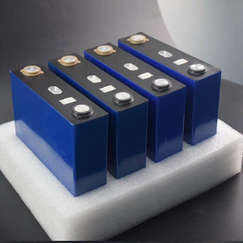 18650 compared with polymer lithium battery